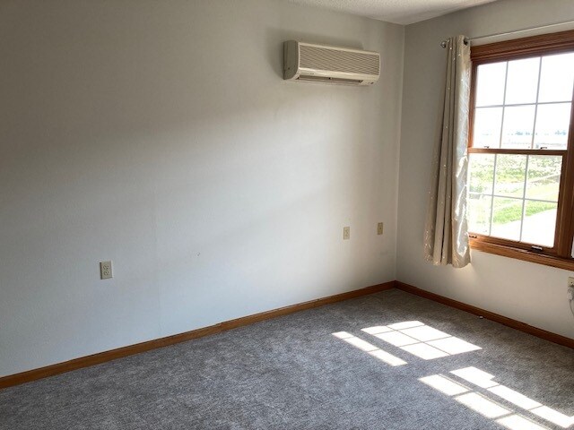 Building Photo - Woodland Park - Griswold