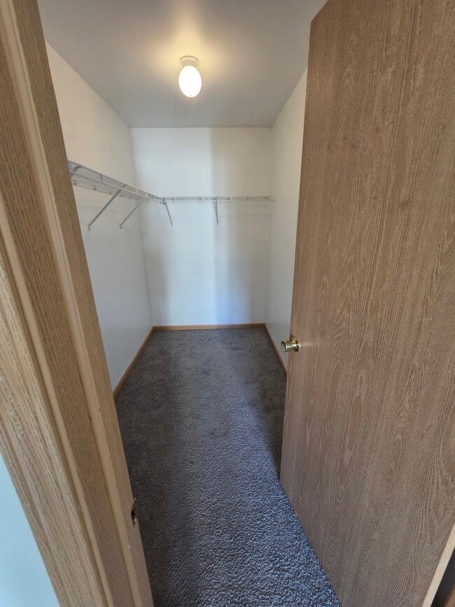 Building Photo - 2125 Silverstone Dr