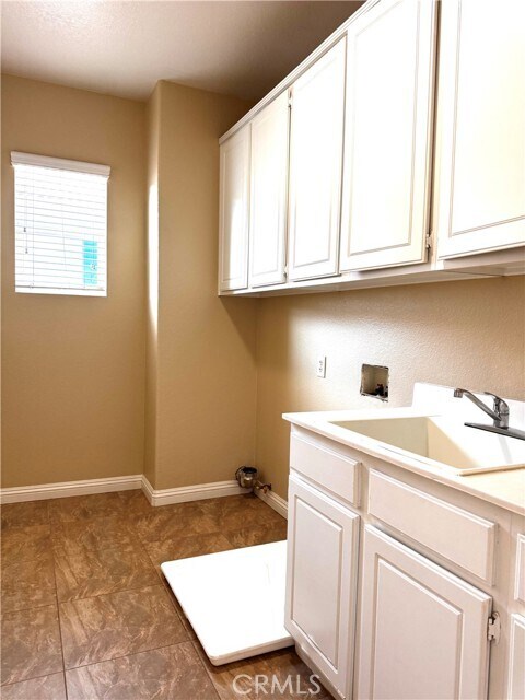 Building Photo - 9488 Cedar Glen Pl