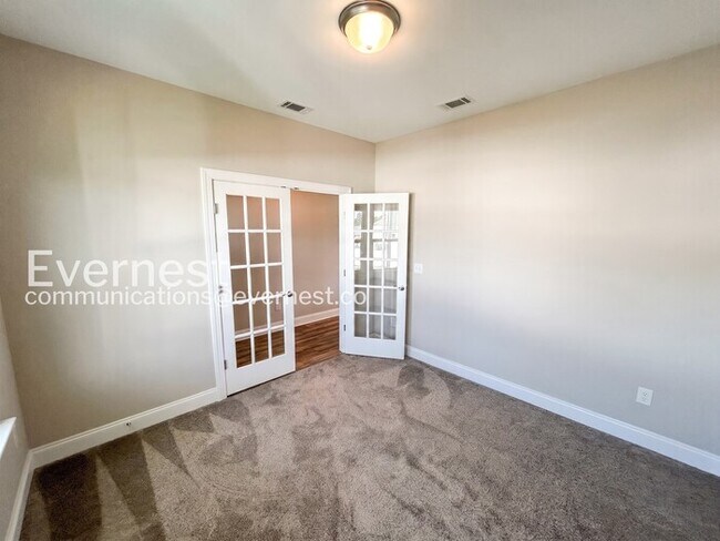 Building Photo - Modern Comfort Meets Community Charm with Garage  / 4 Beds & 3.5 baths / Available Now!
