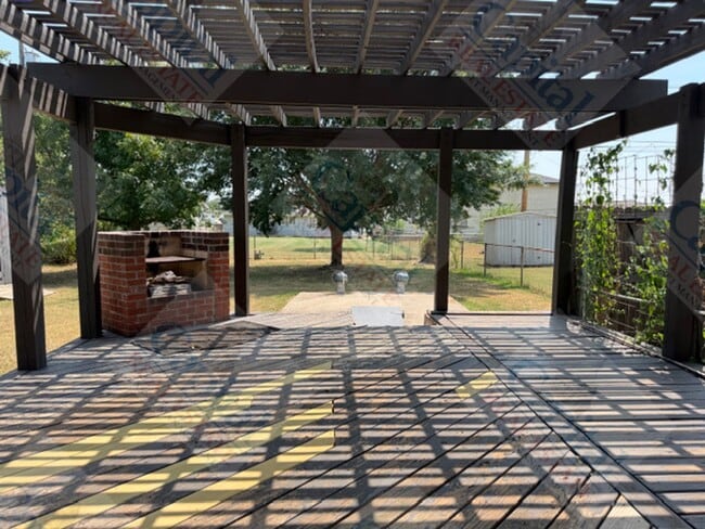 Building Photo - 256 E Key Blvd