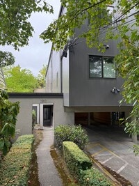 Building Photo - Wallingford Condo Unit