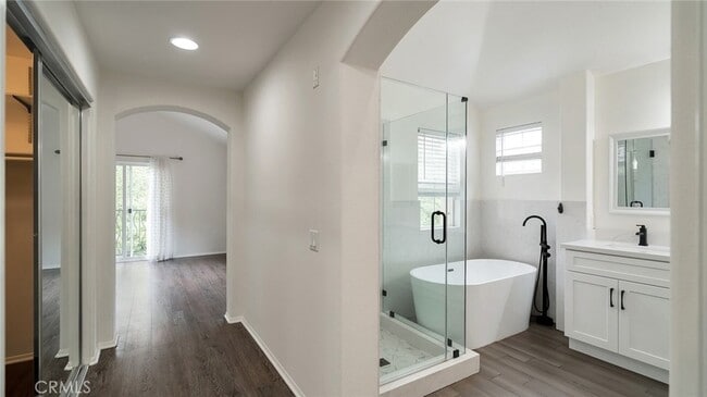 Building Photo - 16 Celano Ct