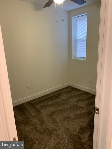 Building Photo - 1442 N Etting St