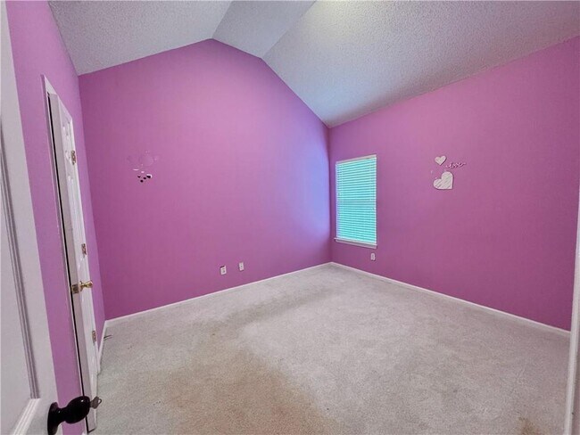 Building Photo - 1373 Alice Ave