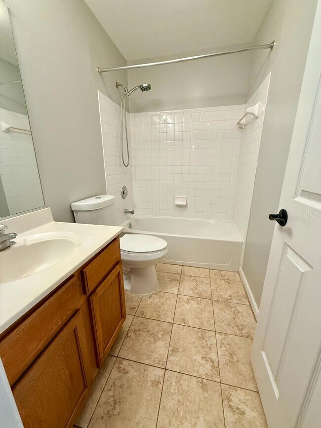 Building Photo - 838 Lowe Rd