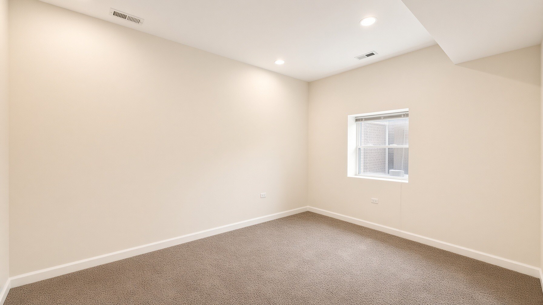 Building Photo - 4605 N Kimball Ave