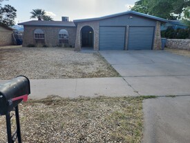 Building Photo - 10761 Port Arthur Ln