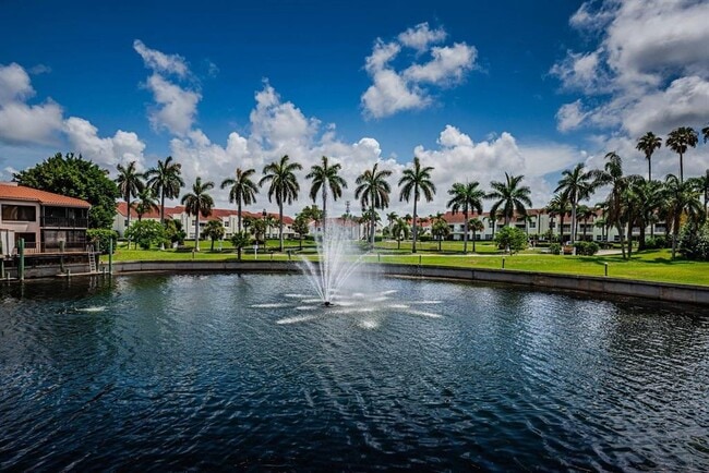 Building Photo - 6294 Bahia Del Mar Cir N