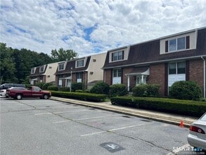 Building Photo - 302 Boston Post Rd