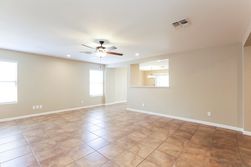 Building Photo - 11818 W Corrine Dr