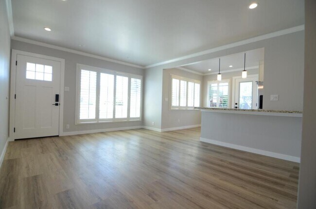 Building Photo - 126 22nd Ave