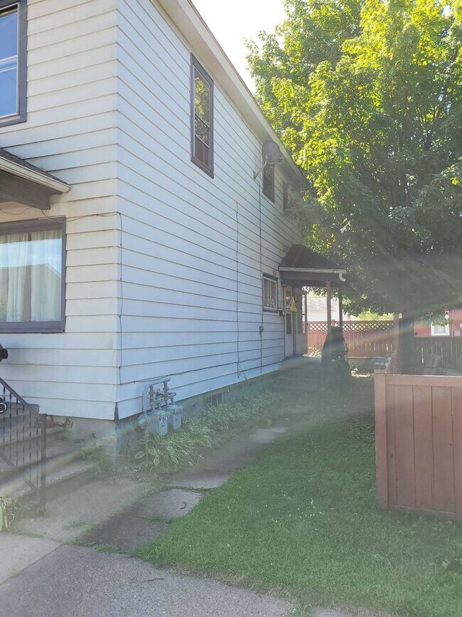 Building Photo - 309 Garfield Ave