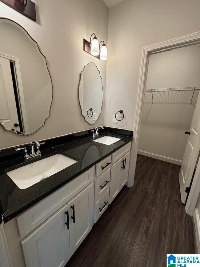 Building Photo - 4303 Lennox Ct