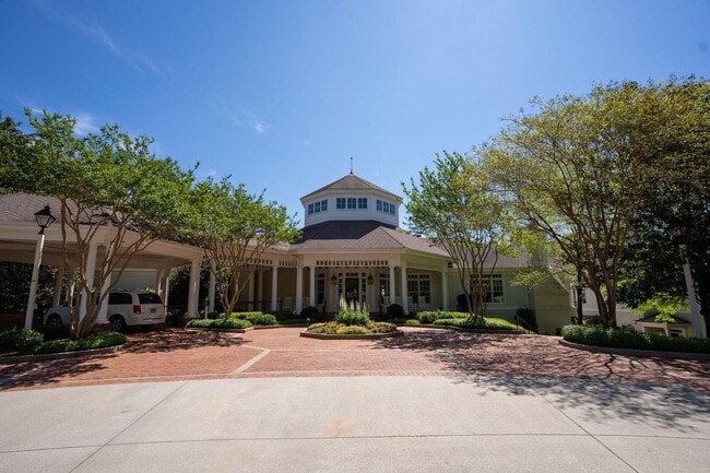 Building Photo - 107 Oakton N