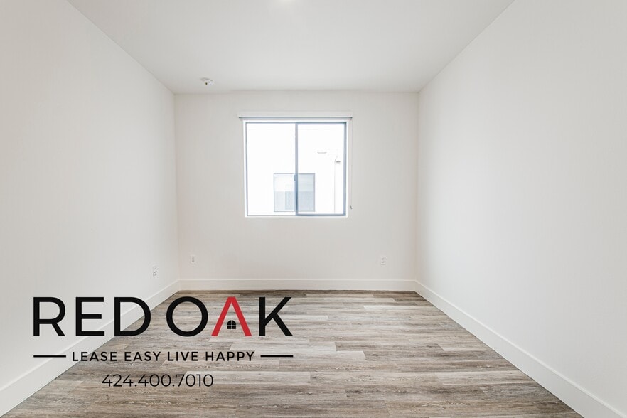 Building Photo - 5727 La Mirada Ave