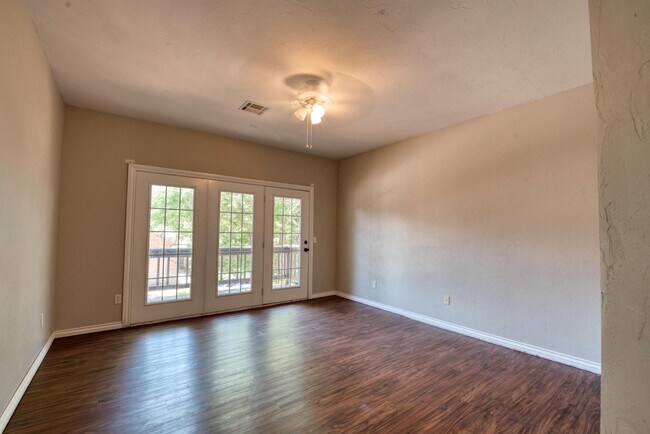 Building Photo - 1629 Tenbears Rd