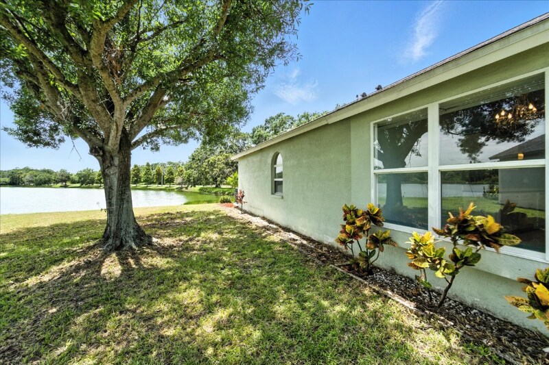 Building Photo - 1725 Bondurant Way