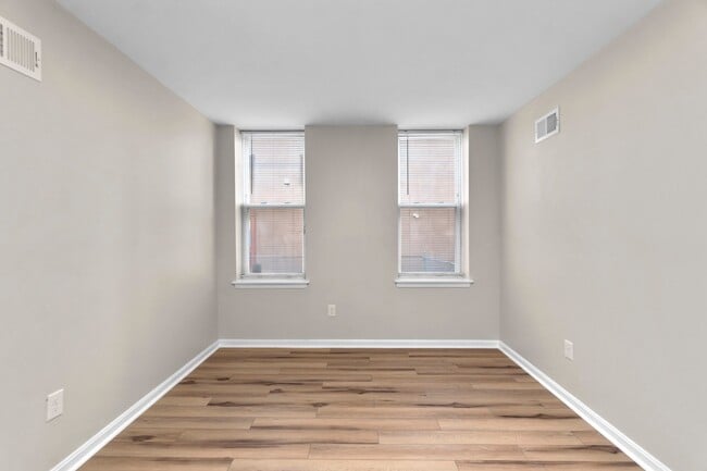 Building Photo - 2027 E Baltimore St