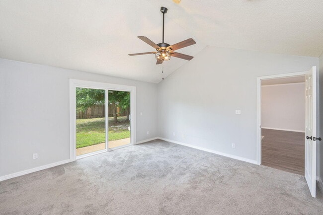 Building Photo - 6507 Flagler Dr