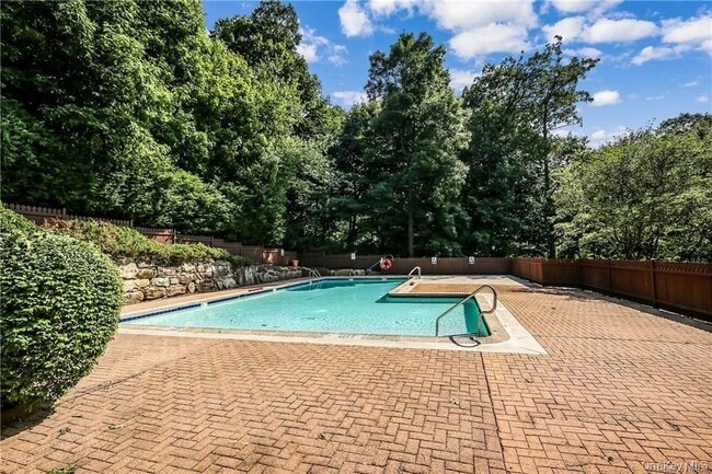 Building Photo - 39 Foxwood Cir