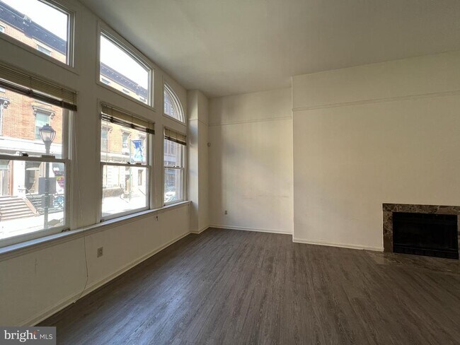 Building Photo - 2020 Walnut St
