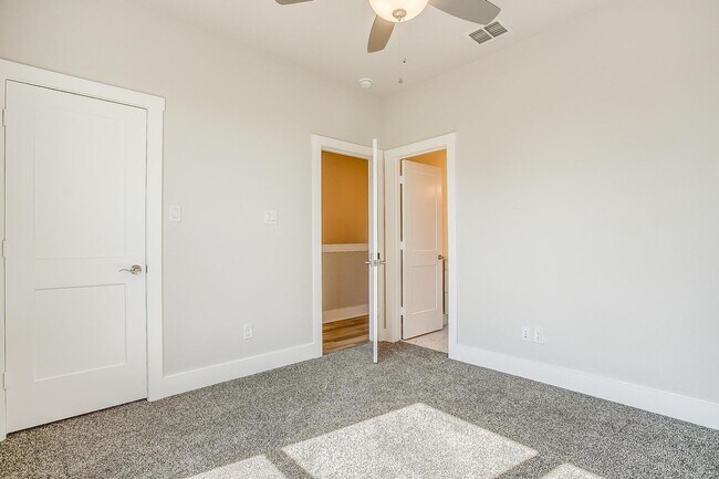 Building Photo - 2944 Forest Park Blvd