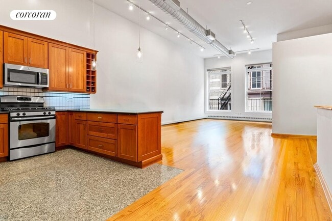 Building Photo - 153 Mercer St