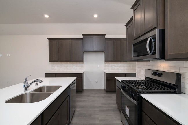 Building Photo - GORGEOUS 4 BEDROOM HOME LOCATED IN ANNA, TEXAS!