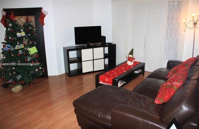 Building Photo - 20741 NE 4th Ct