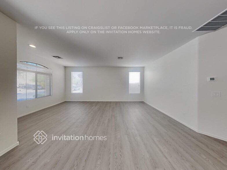 Building Photo - 9424 West Riverside Avenue