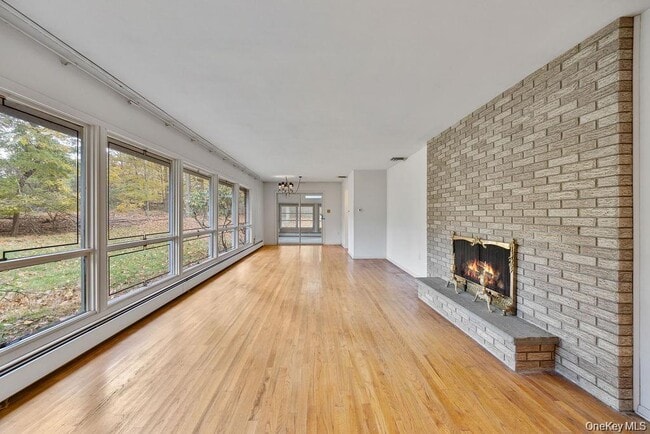 Building Photo - 5 Steinway Ct