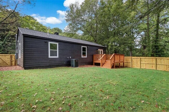 Building Photo - 1250 Byewood Ln SW