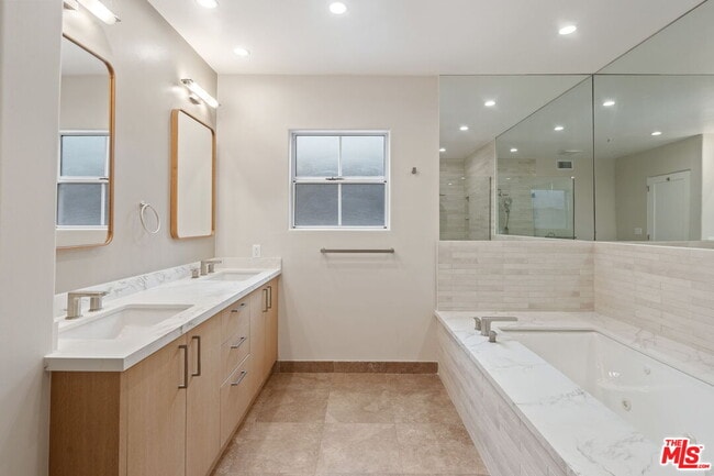 Building Photo - 2222 Neilson Wy