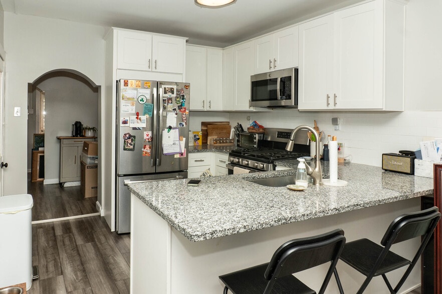 Building Photo - 1230 Mercy St