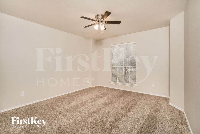 Building Photo - 15407 Redbird Farm