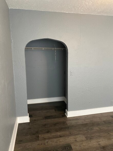 Building Photo - 103 W Main St