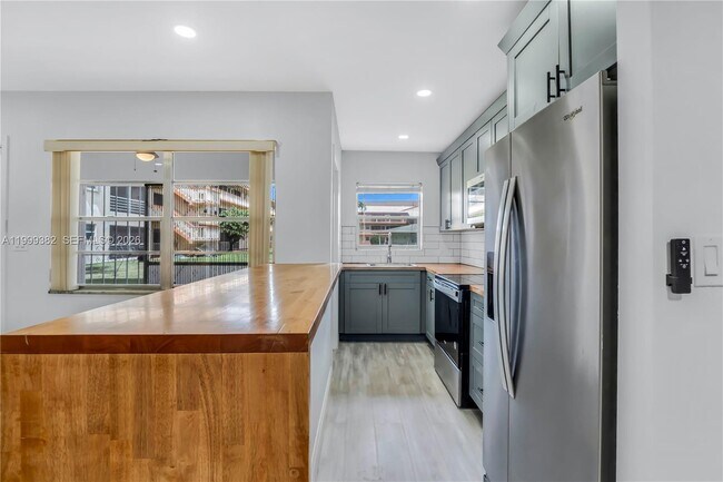 Building Photo - 5300 Washington St