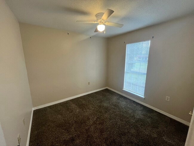 Building Photo - 41 3rd Ave