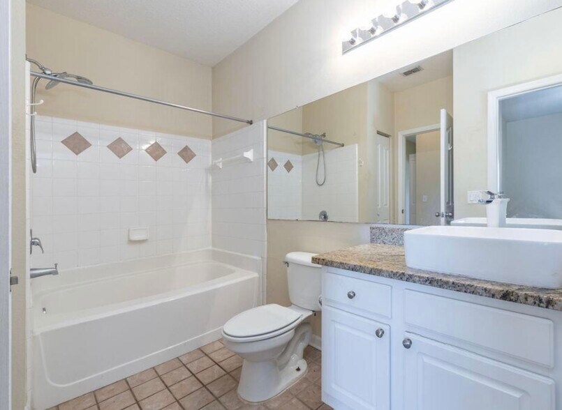 Bathroom - 4207 S Dale Mabry Hwy