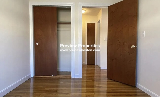 Building Photo - 180 N Beacon St