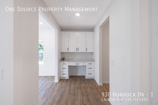 Building Photo - 930 Burdock Dr