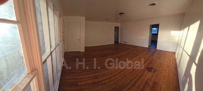 Building Photo - 4114 S Bowie St