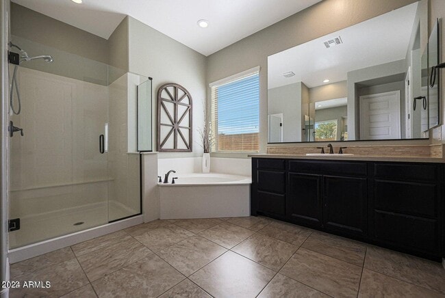 Building Photo - 9422 W Donald Dr