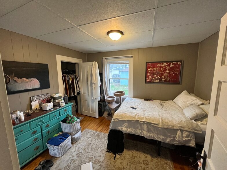 Bedroom 1 - 1401 5th St NE