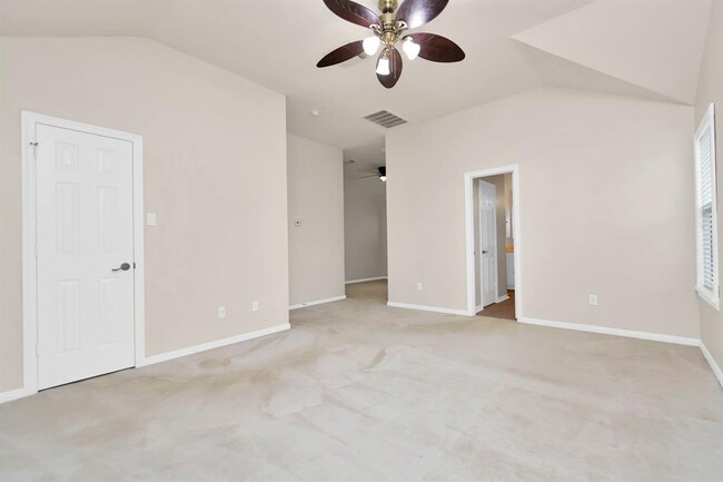 Building Photo - 16510 Bluff Springs Dr