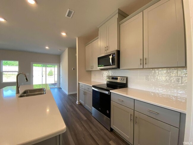 Building Photo - 908 Clearhaven Ln