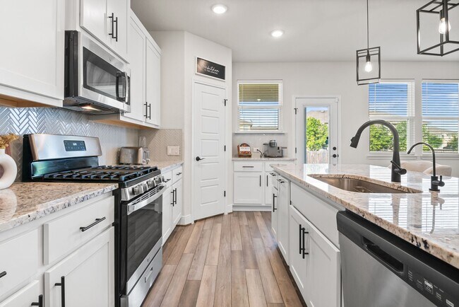 Building Photo - 16622 Daylight Ln