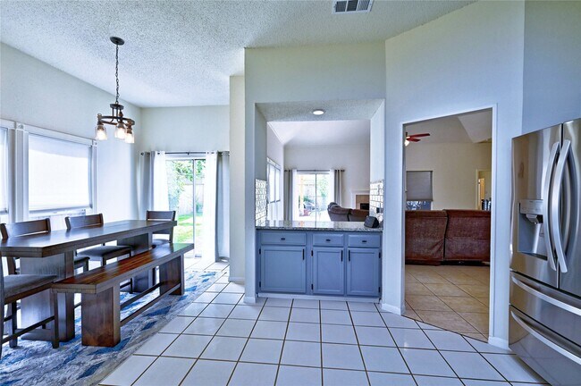 Building Photo - 7407 Creekfield Dr