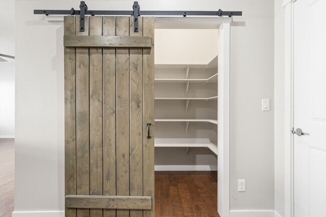 Building Photo - 9138 W Tillamook Dr